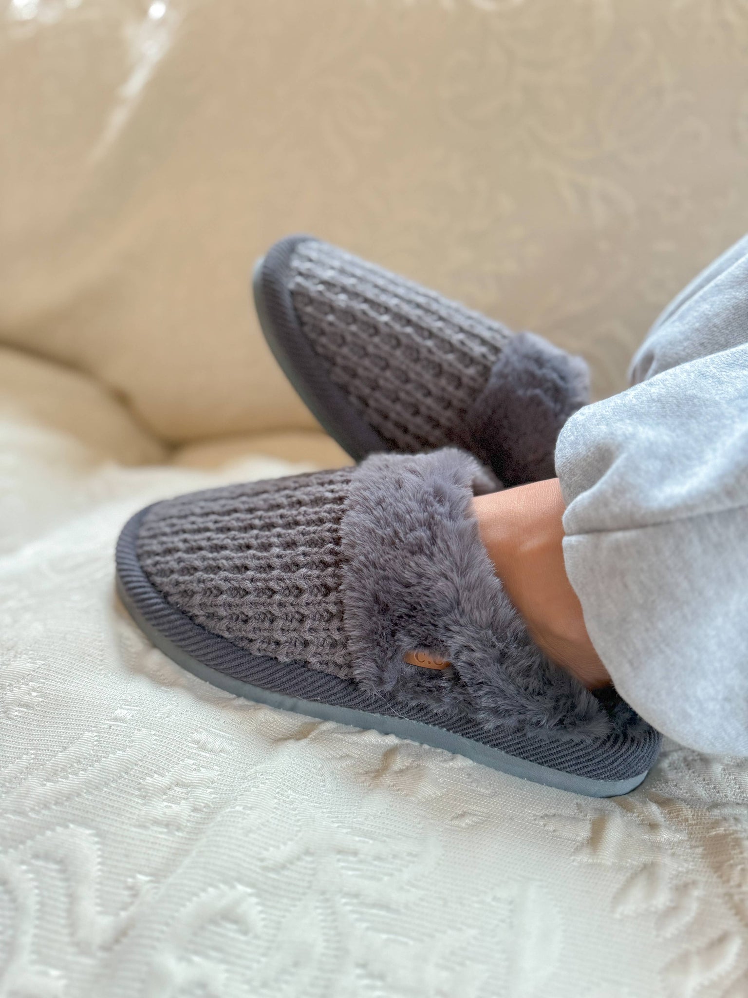 Waffle Knit Faux Fur C.C Slippers SPE0032