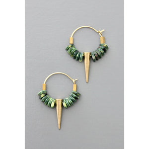 FERE05 Small green glass and spike hoop earrings