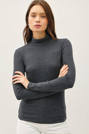 TURTLE NECK KNIT TOP