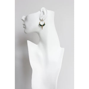 FERE05 Small green glass and spike hoop earrings